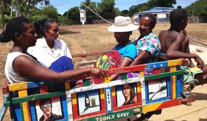 A midwife from MSI Madagascar speaking with women in a rural community after mobile clinic services were suspended due to funding cuts.