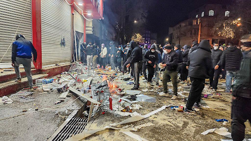 Iran anti-government protesters march in Tehran demanding political change